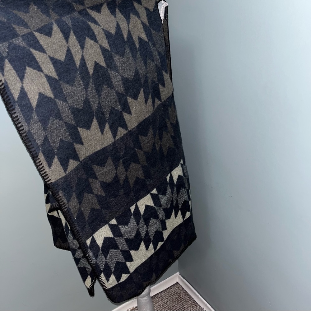 CHERIE BLISS KNIT SLEEVELESS CAPE cardigan womens one size or medium NWT coastal - Picture 3 of 9